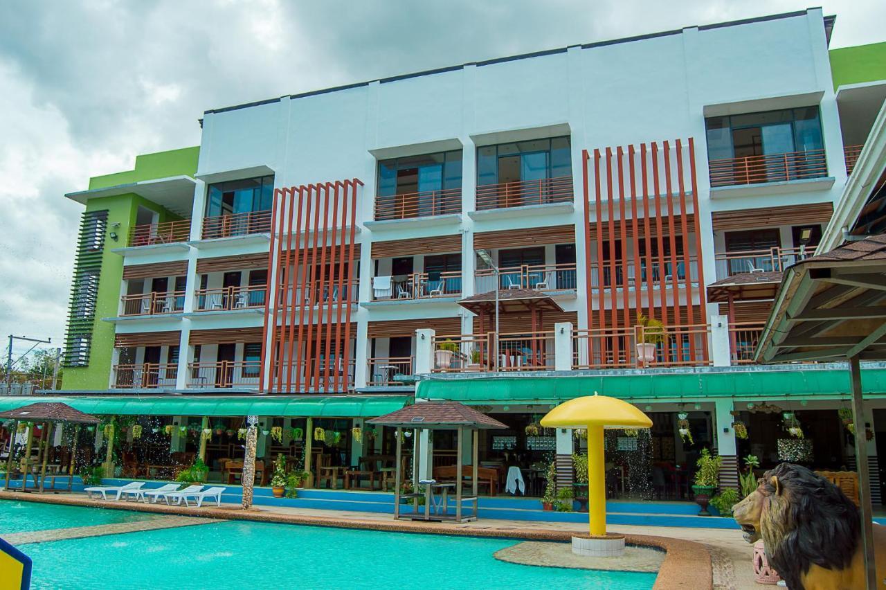 Moalboal Tropics Hotel Exterior photo